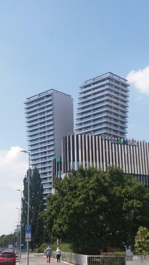 H+ Apartman Letiste Praha 아파트 외부 사진