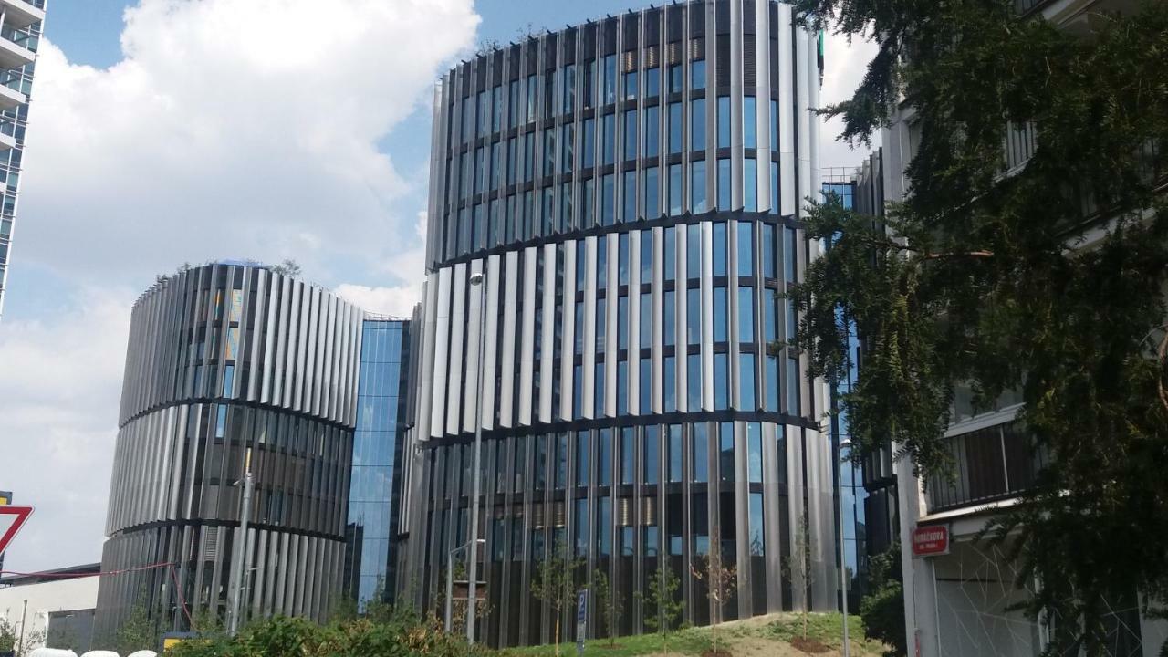 H+ Apartman Letiste Praha 아파트 외부 사진